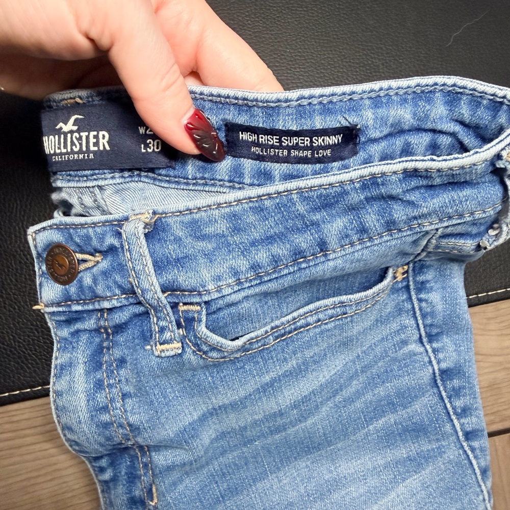 Hollister High Rise Super Skinny Shape Love Ankle Crop Jeans - 5R (27” Waist) - Picture 4 of 7